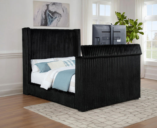 Centergrove Bed in Black