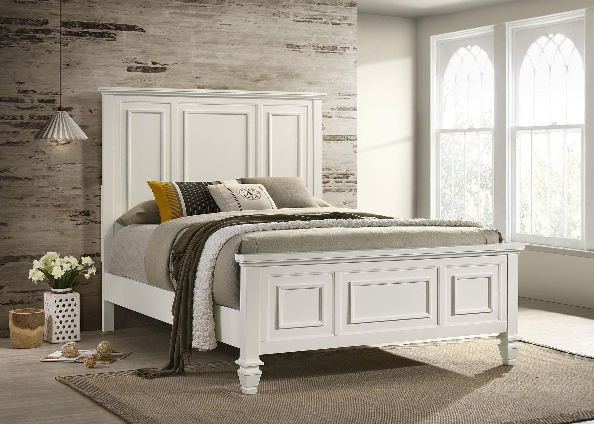 Sandy Beach Queen Bed in Cream White - Coaster Furniture