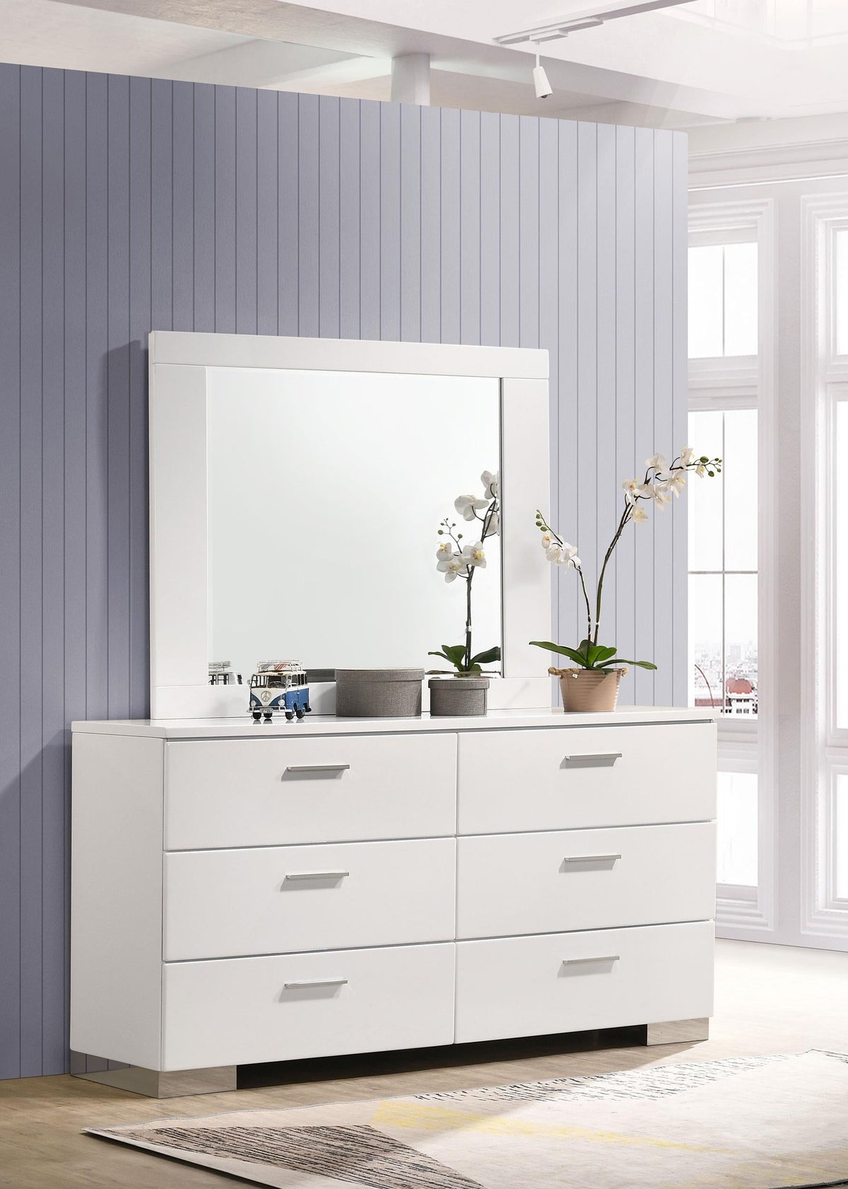 Felicity Dresser With Mirror in White High Gloss - Coaster Furniture