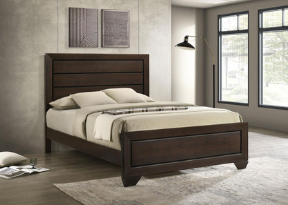 Kauffman Queen Bed in Dark Cocoa - Coaster Furniture