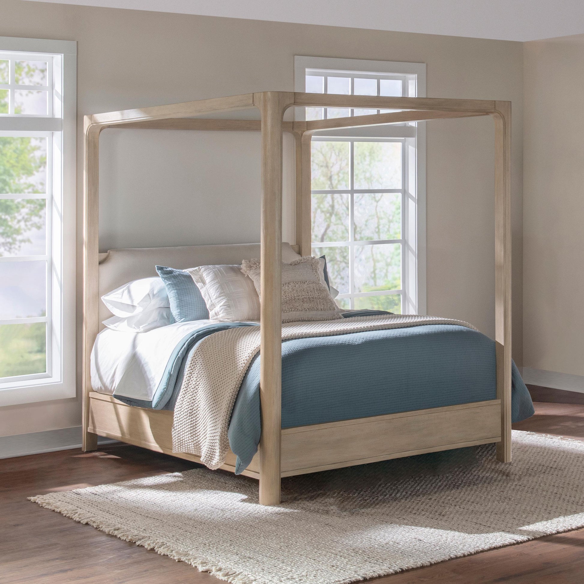 Solano Bed in Weathered Mango