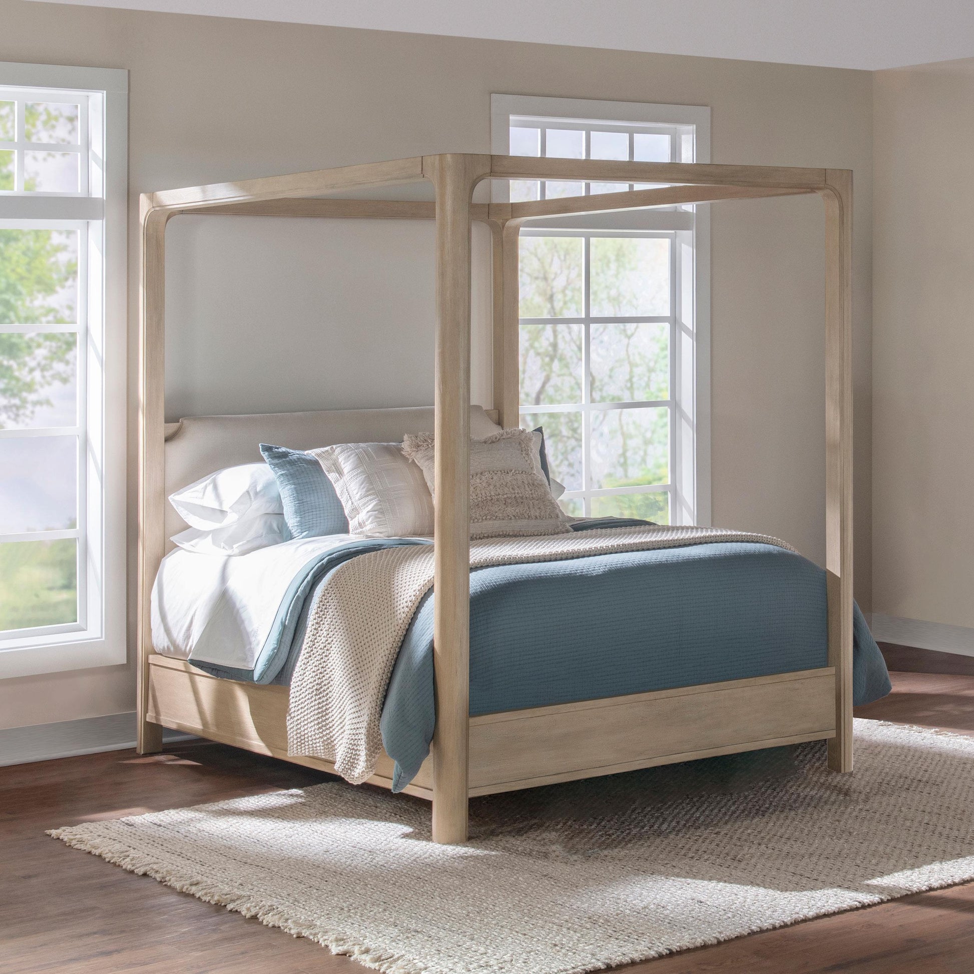 Solano Bed in Weathered Mango