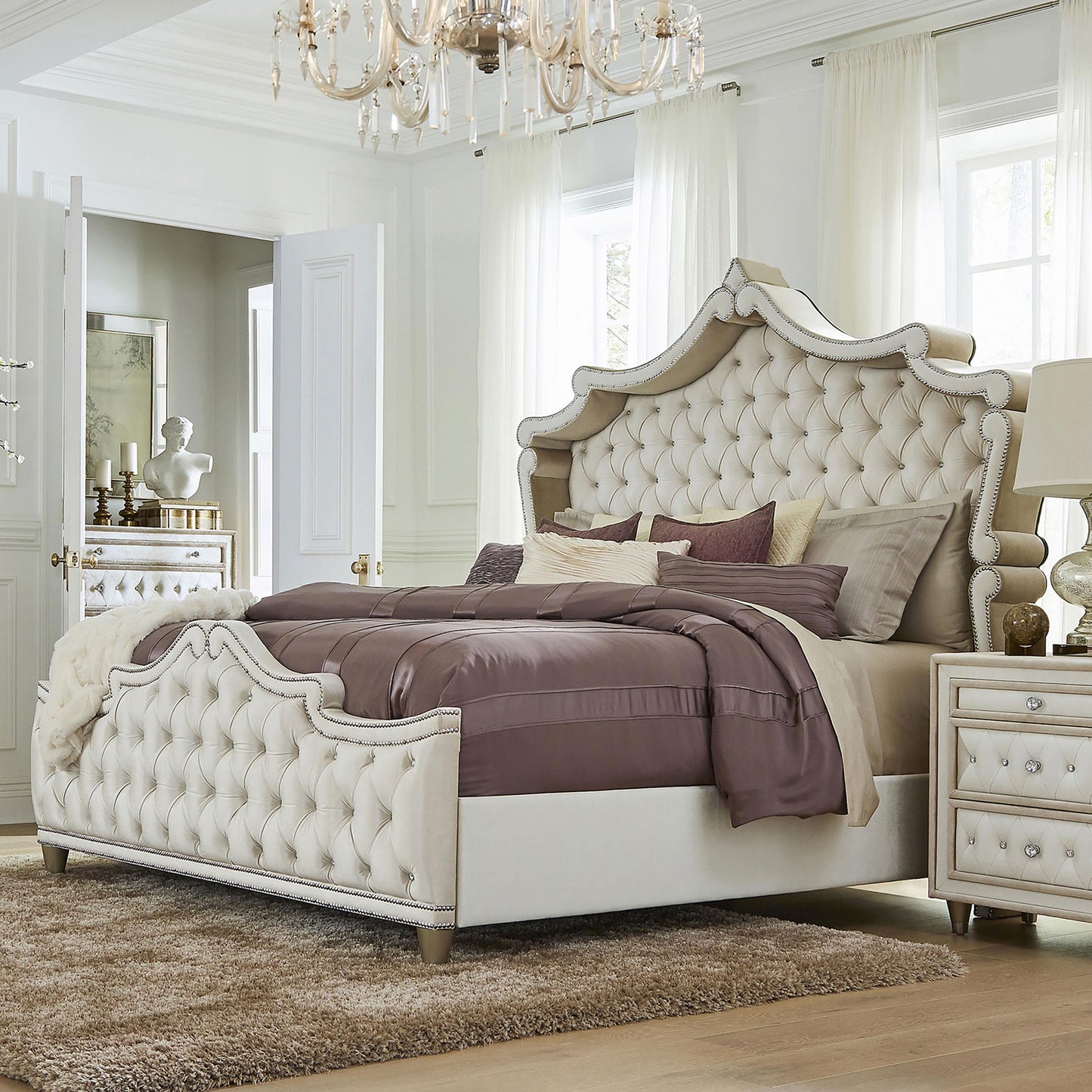 Antonella Bed in Ivory / Camel