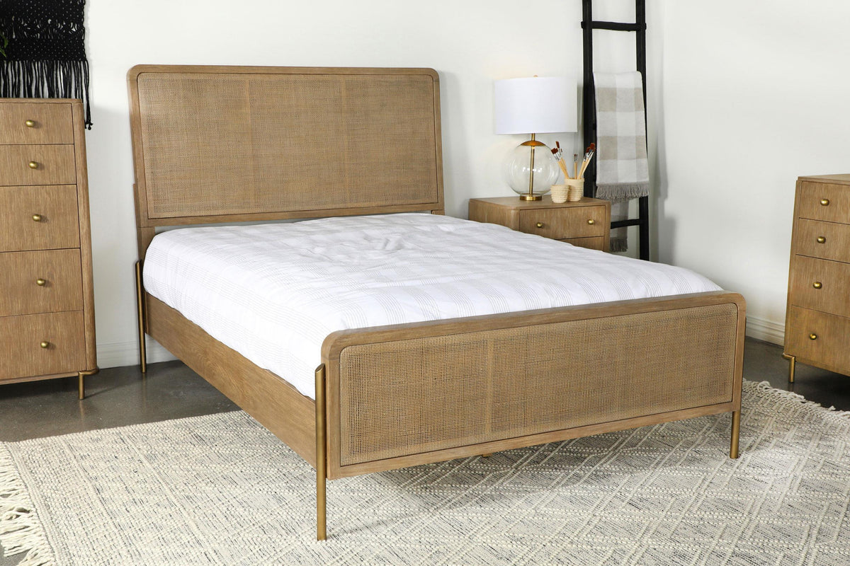 Arini E King Bed in Natural - Coaster Furniture