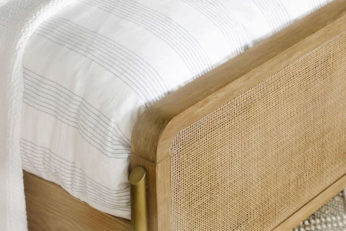 Arini E King Bed in Natural - Coaster Furniture