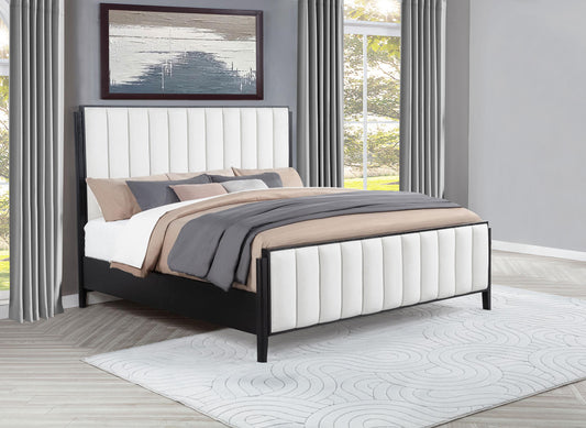 Brookmead E King Bed in Black - Coaster Furniture