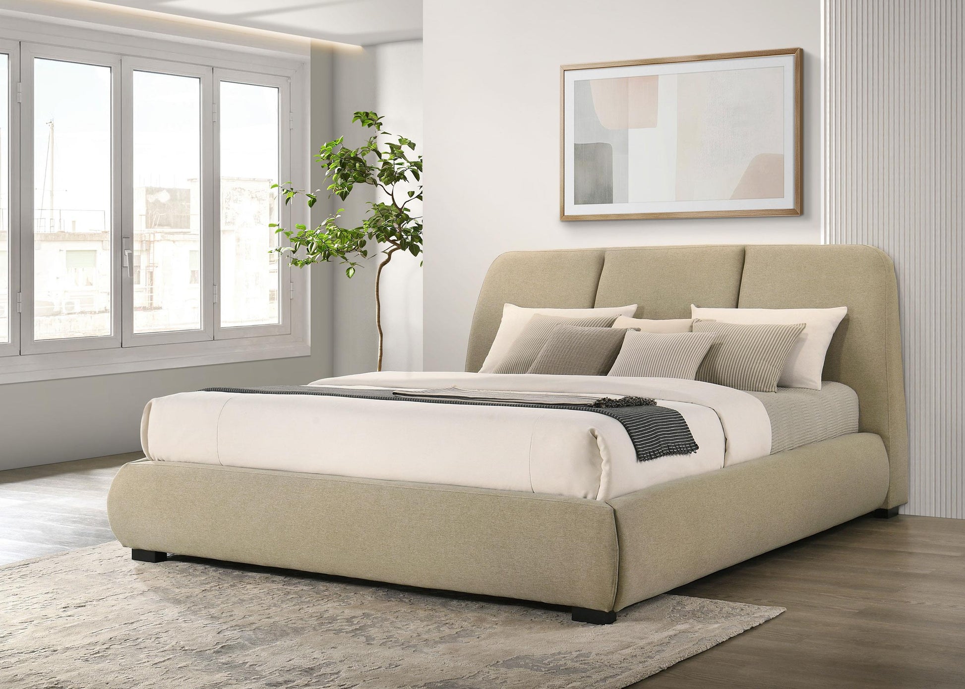 Mokena E King Bed - Light Brown