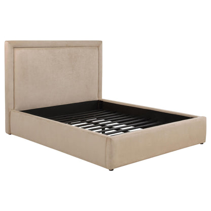 Lawson E King Bed - Light Saddle