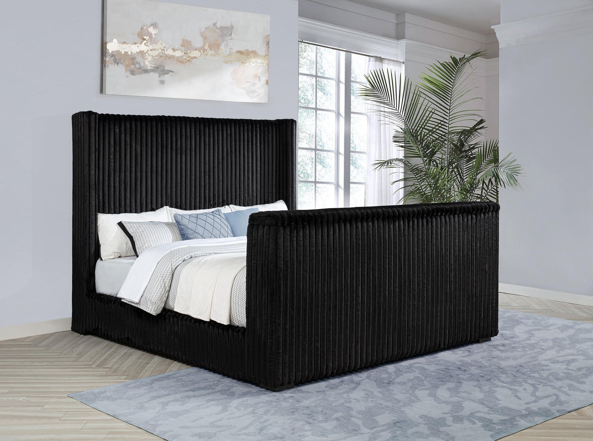 Centergrove Bed in Black