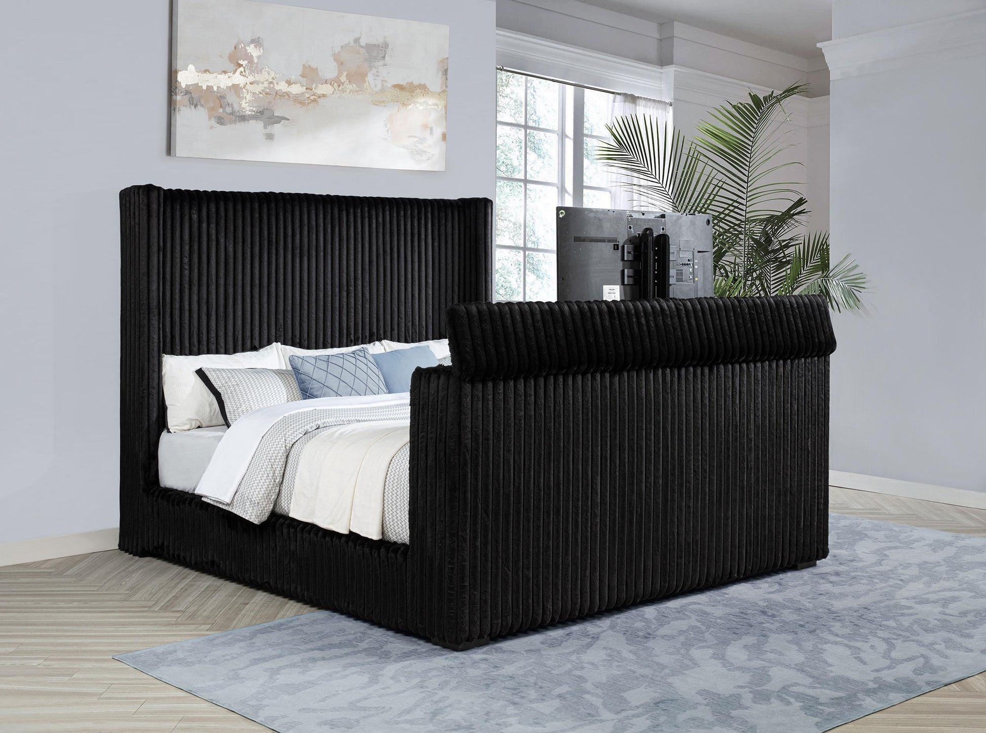 Centergrove Bed in Black