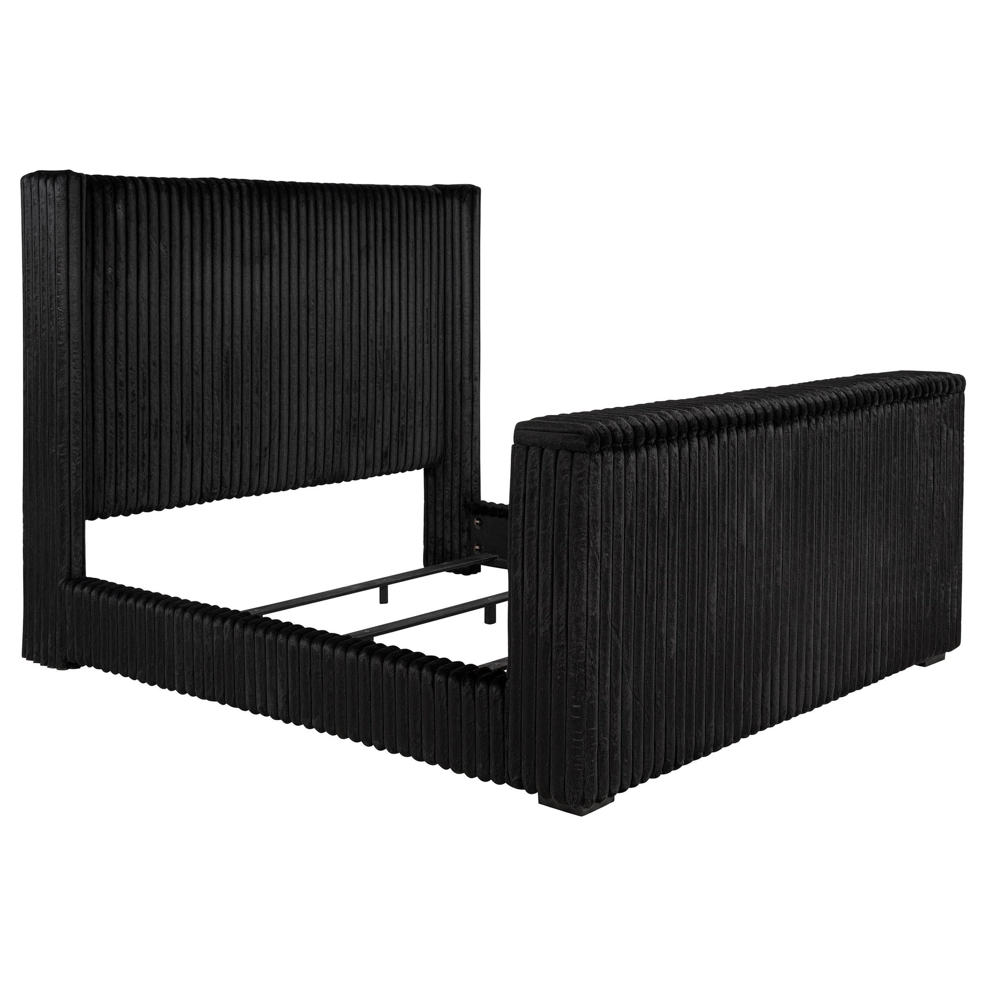 Centergrove Bed in Black