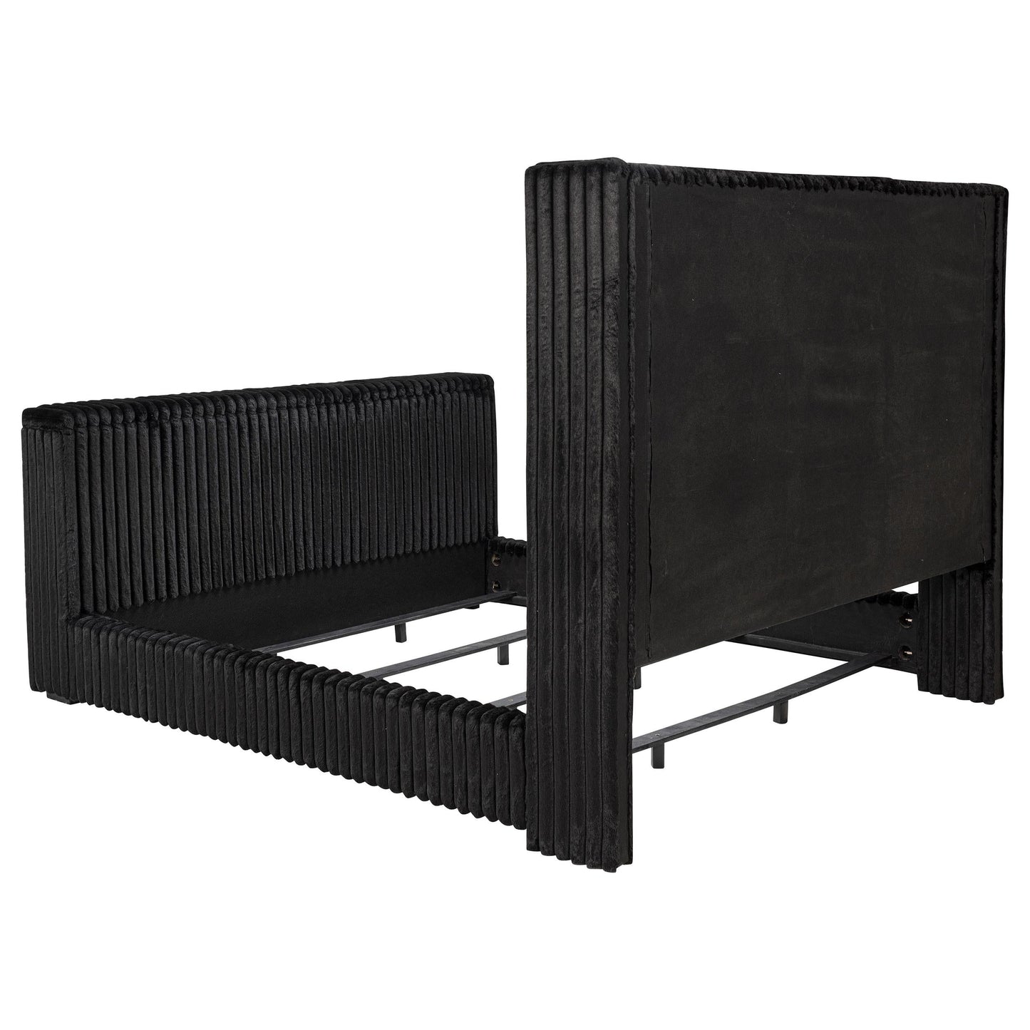 Centergrove Bed in Black