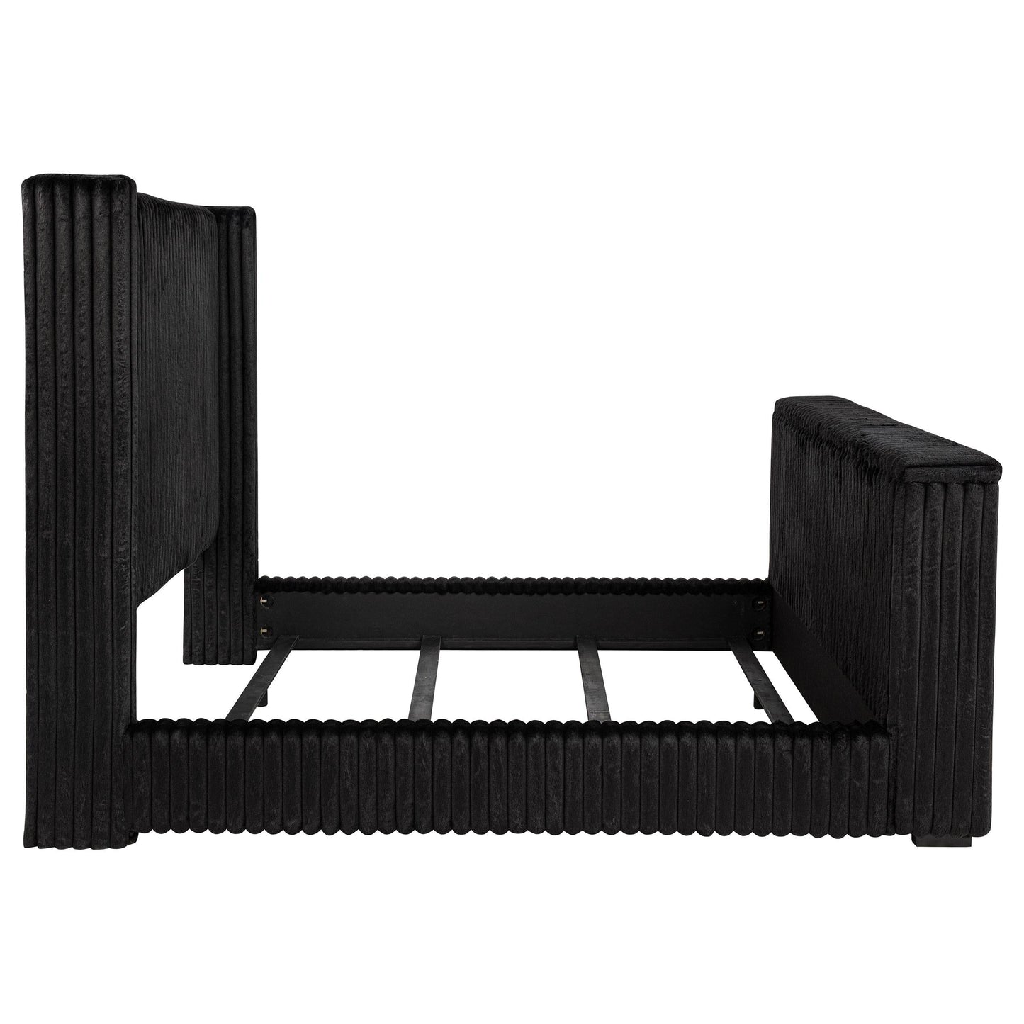 Centergrove Bed in Black
