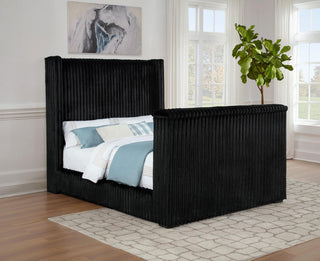 Centergrove Bed in Black