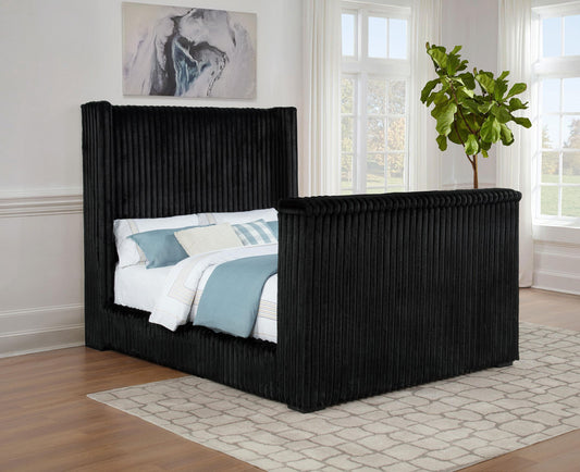 Centergrove Bed in Black