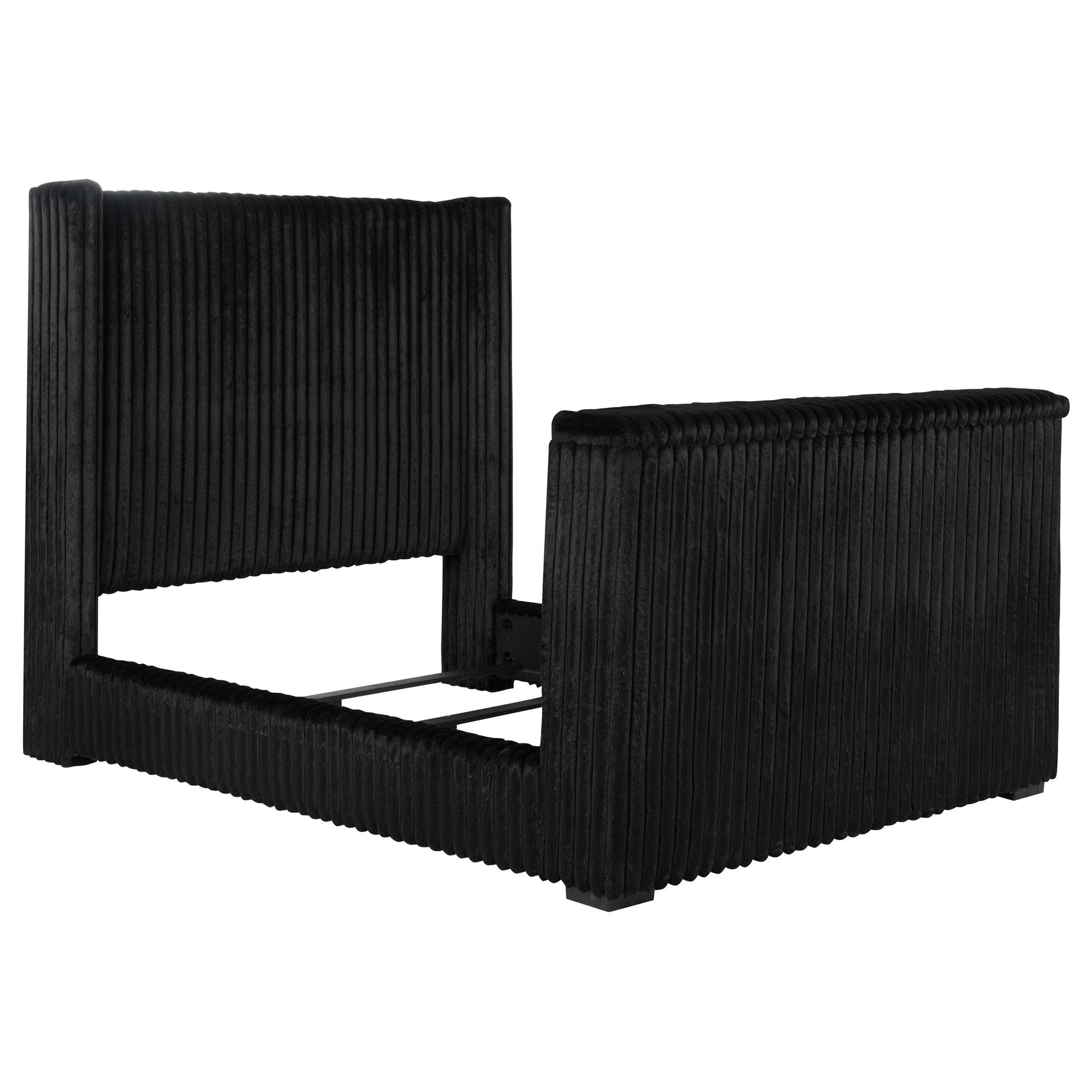 Centergrove Bed in Black