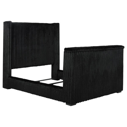 Centergrove Bed in Black