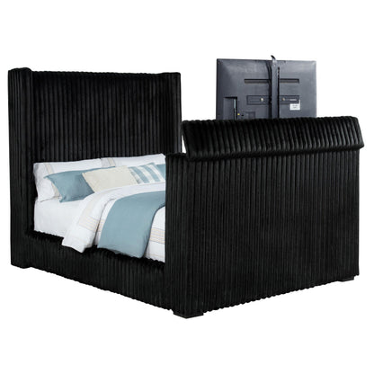 Centergrove Bed in Black