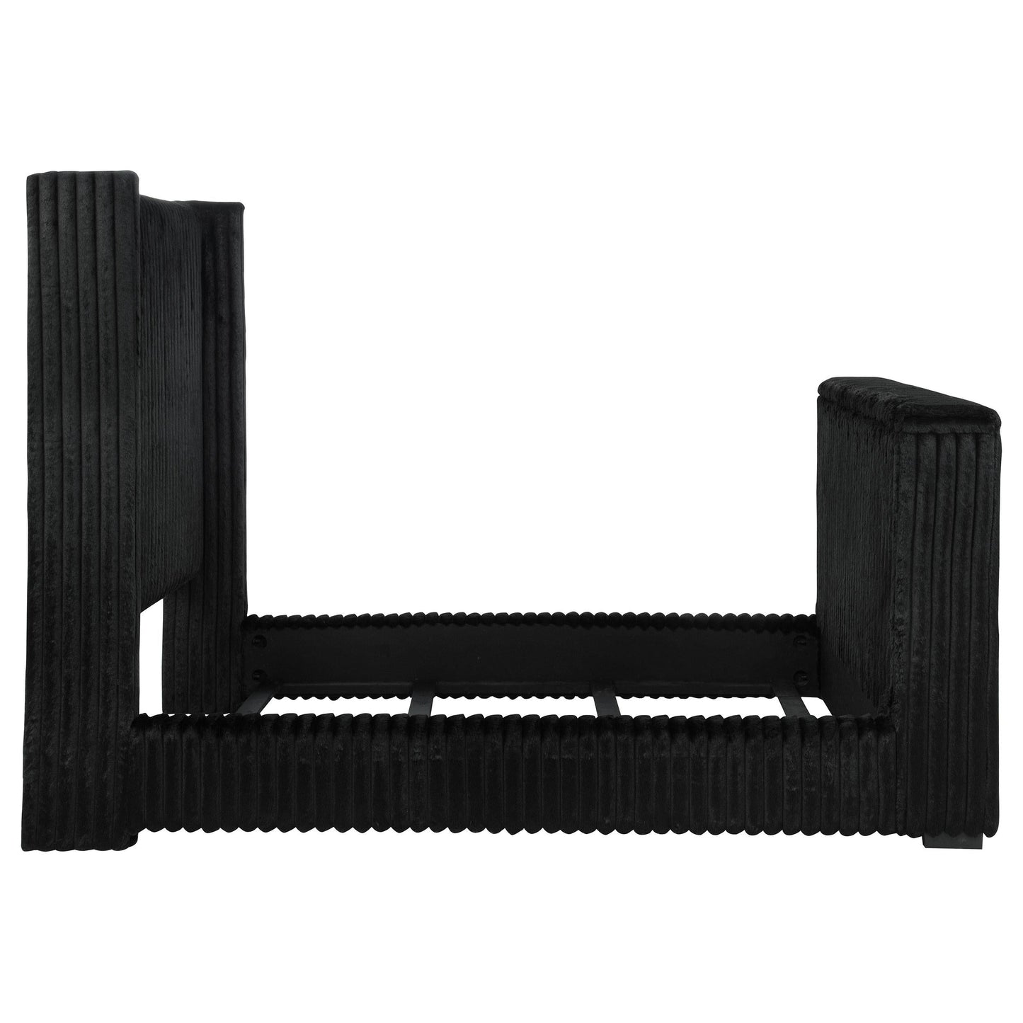 Centergrove Bed in Black