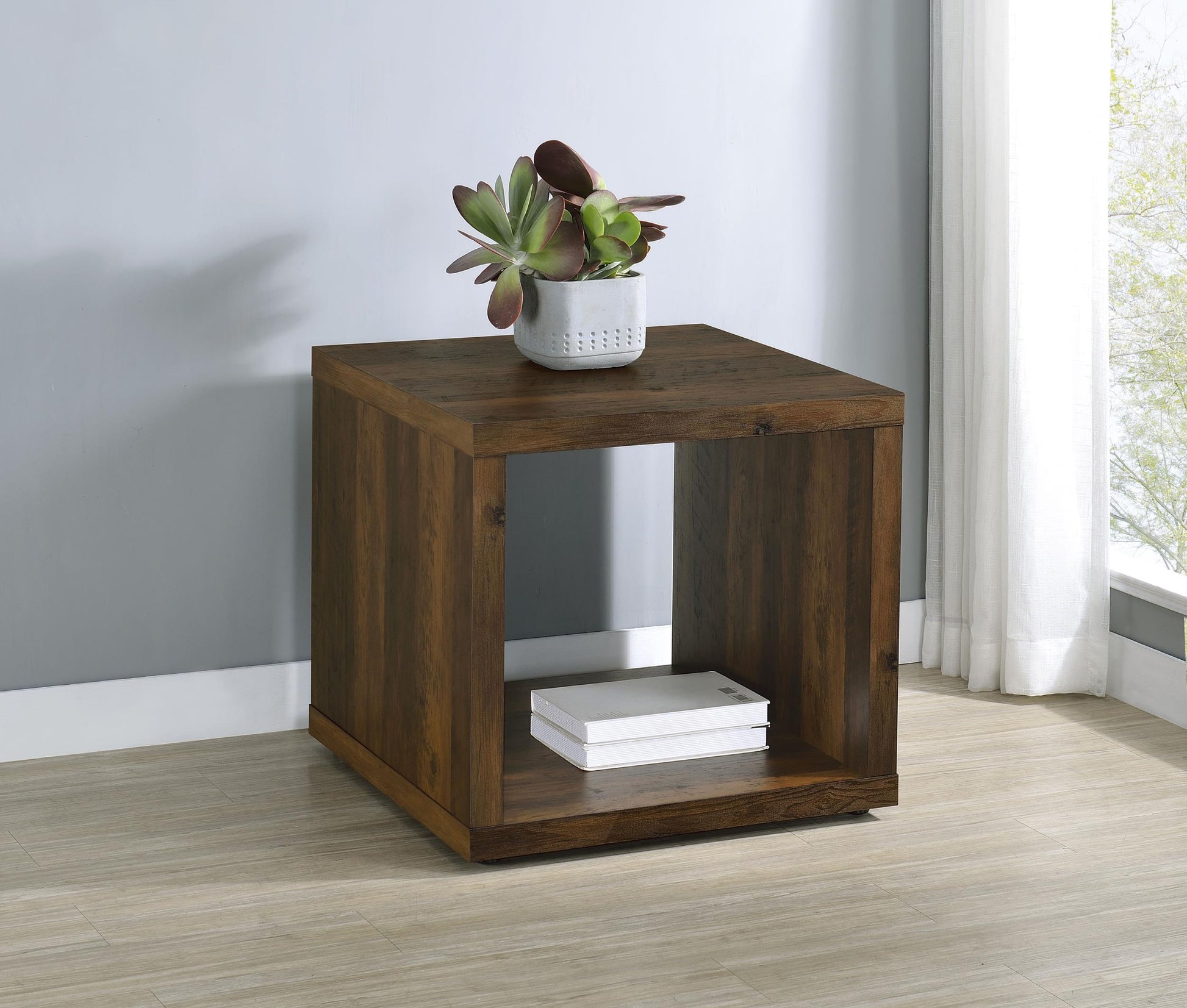 Frisco End Table - Dark Pine
